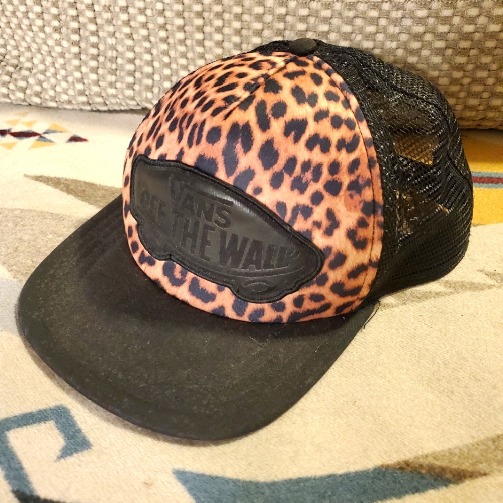 Vans leopard cheetah print snapback hat womens